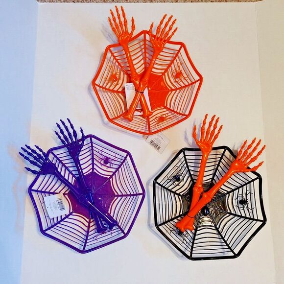 Novelty Bowl Tong Set Spider Web Insect Skeleton Bones Holiday Party Tableware - Picture 3 of 16